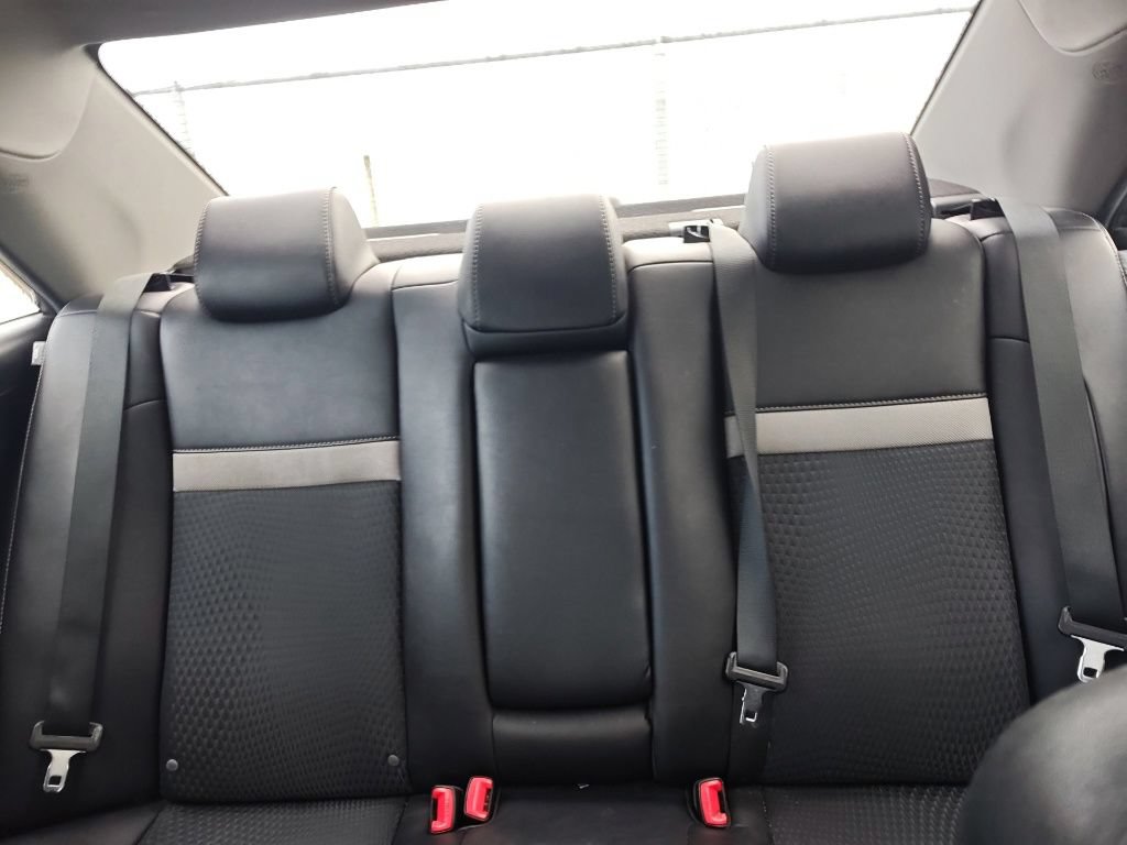 Used 2014 Toyota Camry SE w/ Moonroof Package FWD image 11