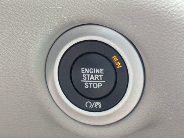 Used 2021 Chrysler Voyager Lxi image 28