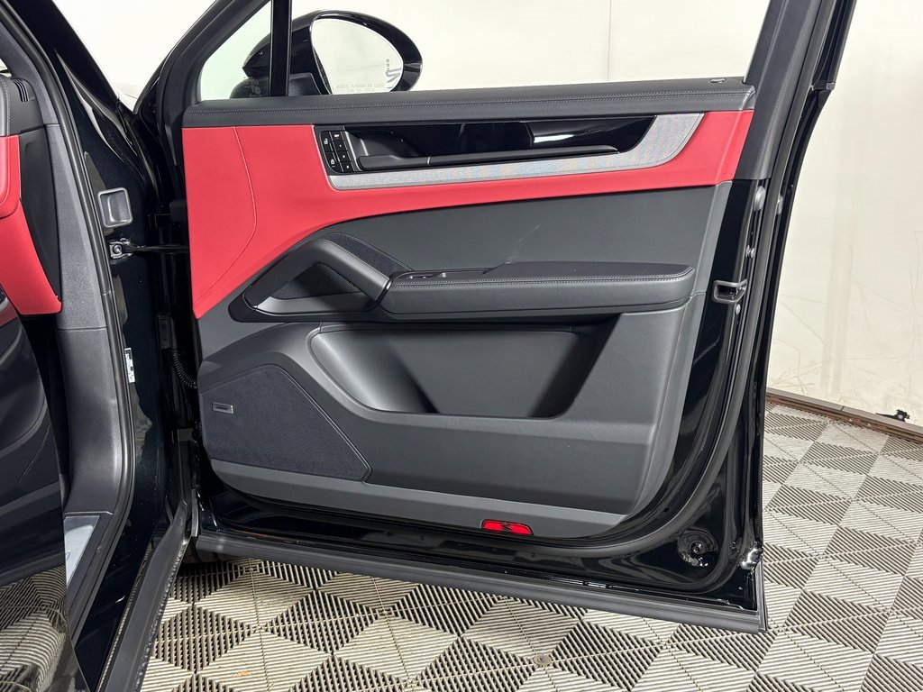 New 2026 Porsche Cayenne S image 37