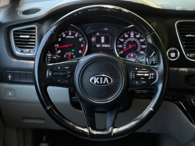Used 2017 Kia Sedona LX w/ LX Essentials Premium Package FWD image 25