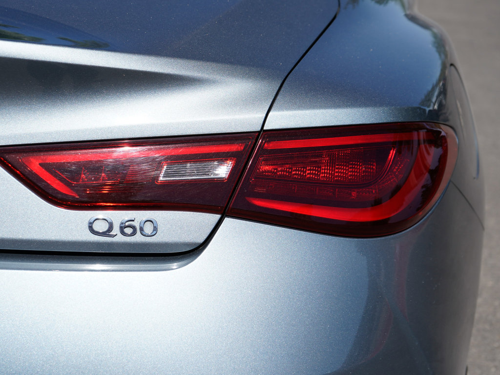 Used 2017 INFINITI Q60 3.0t w/ Premium Plus Package 3.0T AWD/4WD image 11