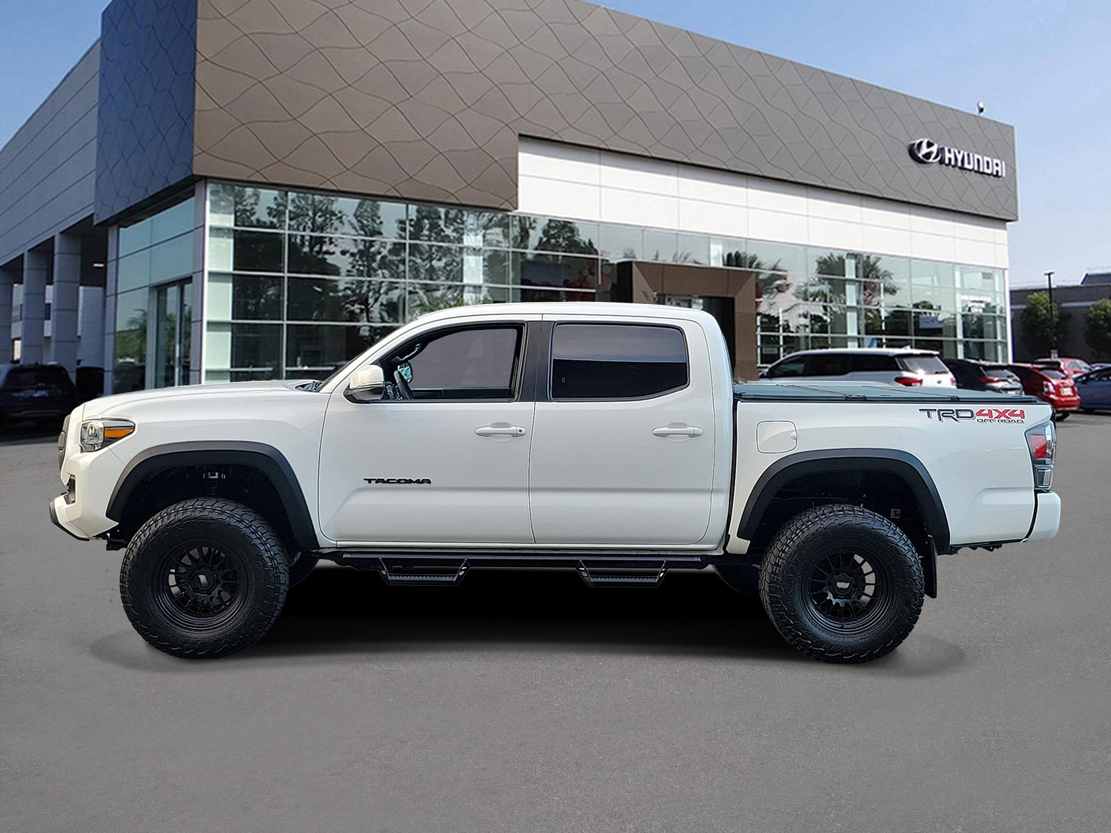 Used 2021 Toyota Tacoma TRD Off-Road w/ Technology Package AWD/4WD image 3