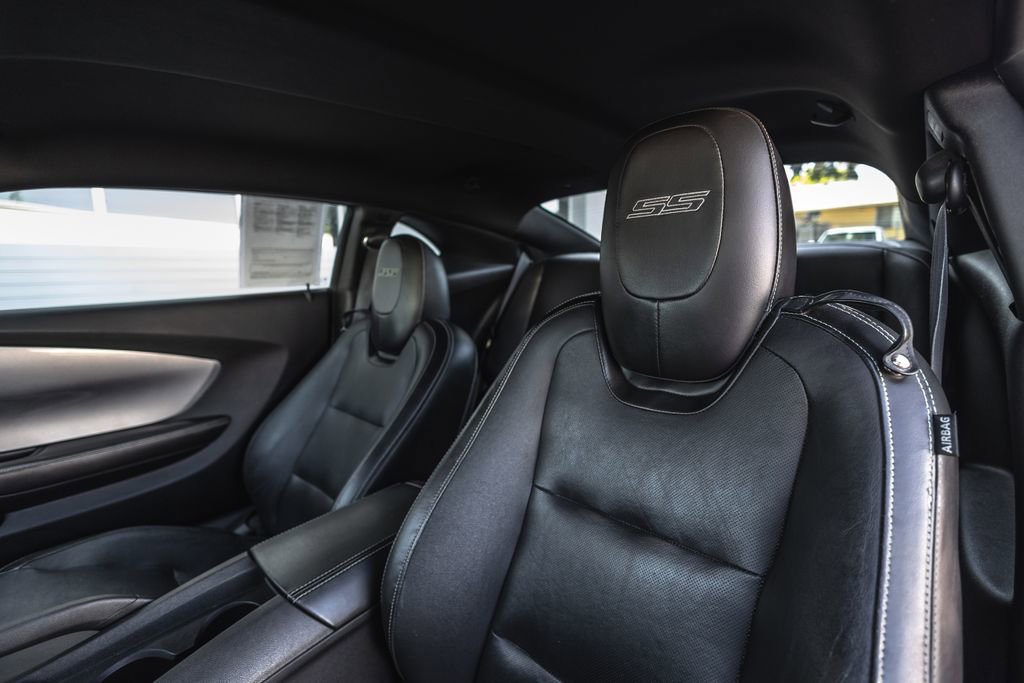 Used 2010 Chevrolet Camaro SS w/ RS Package RWD image 18