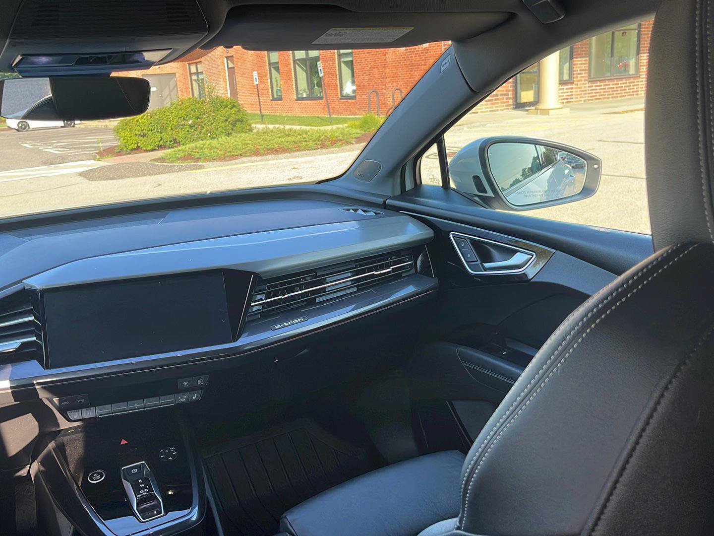 Used 2022 Audi Q4 e-tron Premium Plus w/ Premium Plus AWD/4WD image 20