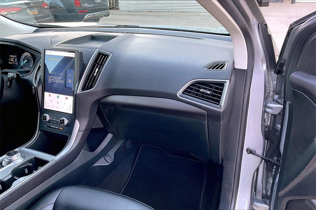 Used 2024 Ford Edge SEL image 16