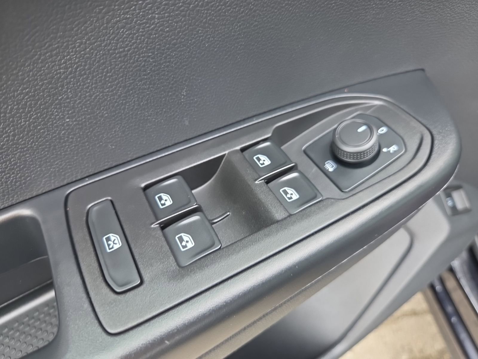 Certified 2023 Volkswagen Taos S w/ Driver Assistance Package image 17