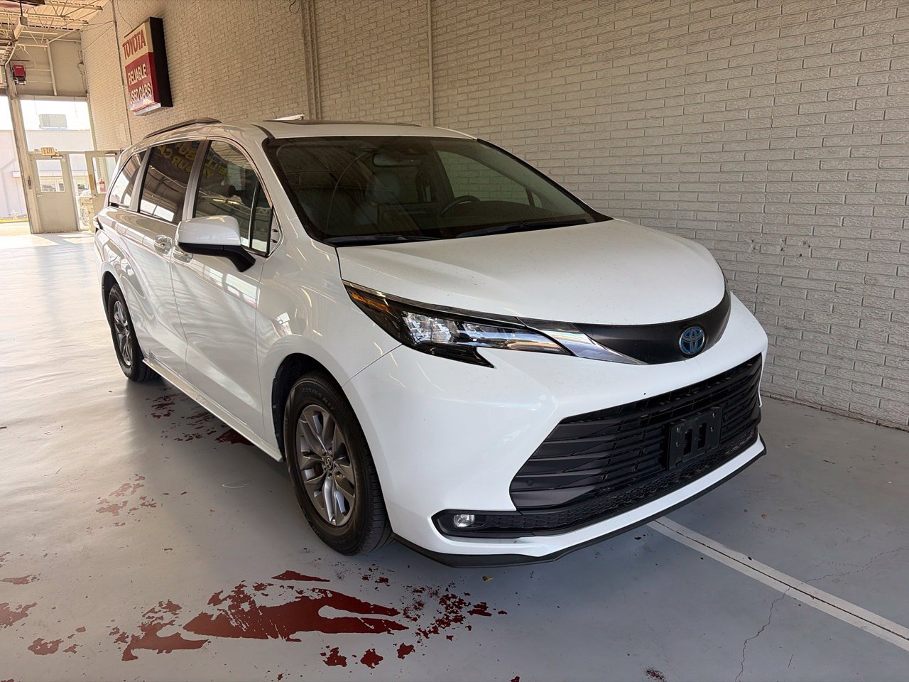 Used 2025 Toyota Sienna XLE