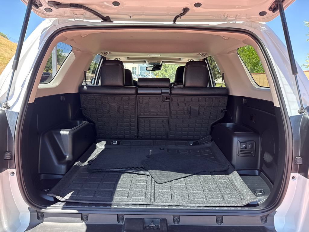 Used 2024 Toyota 4Runner Limited AWD/4WD image 8