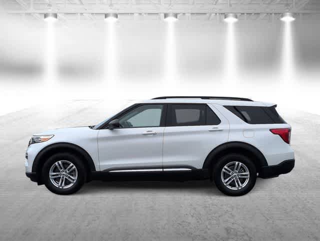 Used 2023 Ford Explorer XLT w/ Equipment Group 202A AWD/4WD image 5