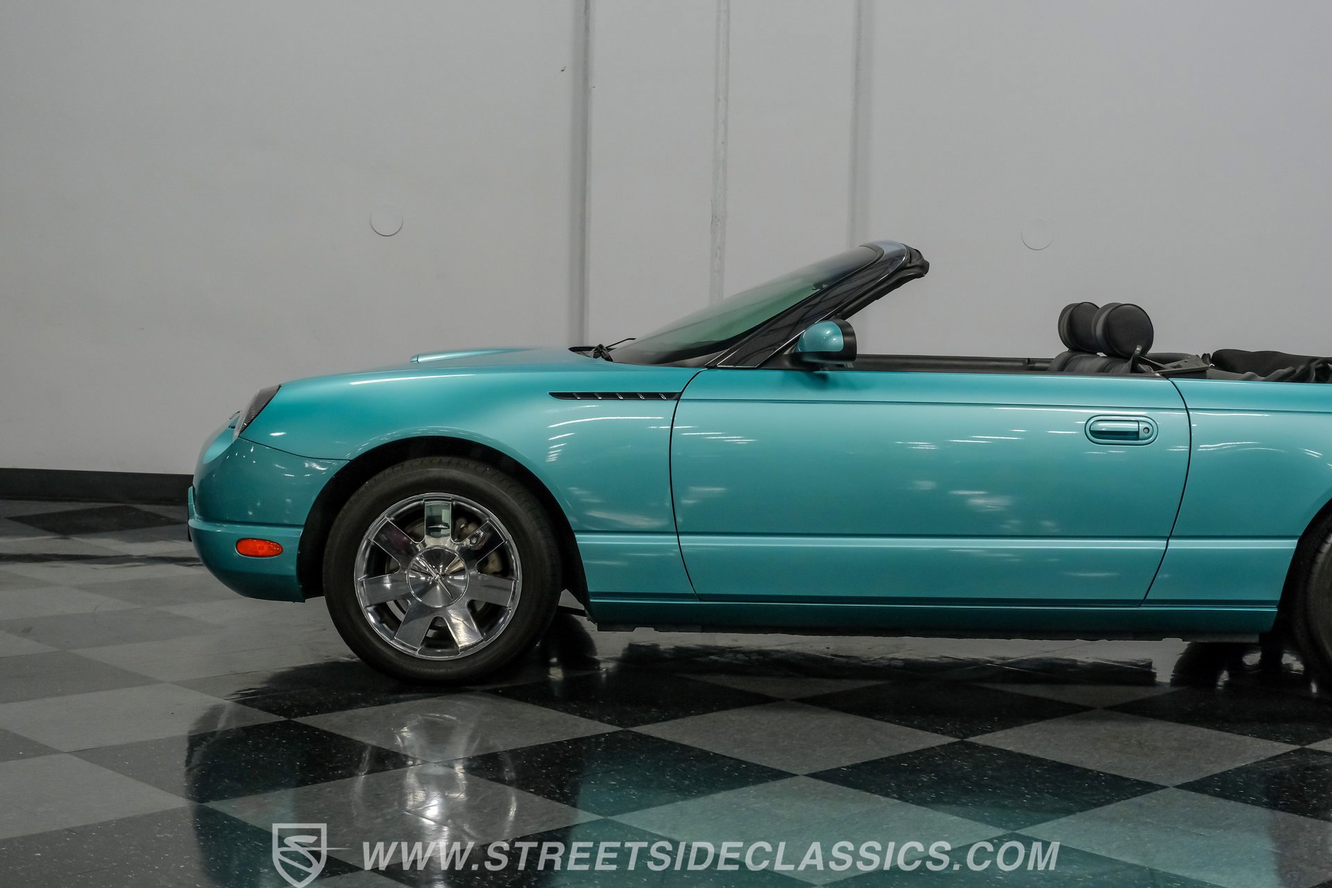 Used 2002 Ford Thunderbird RWD image 27