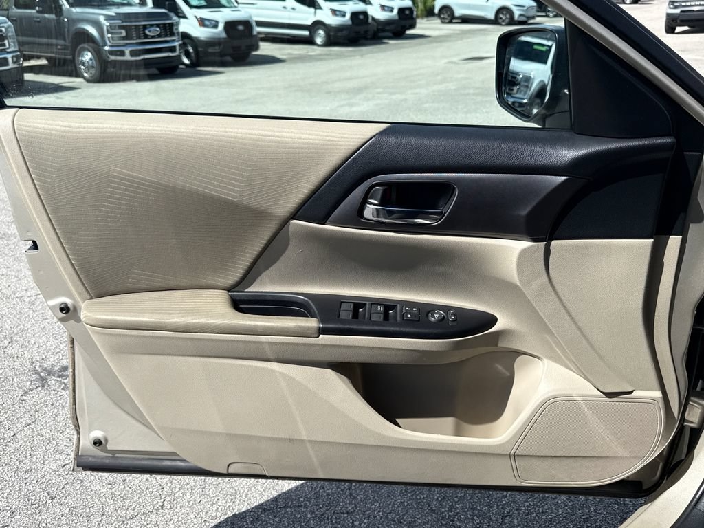 Used 2014 Honda Accord LX image 11
