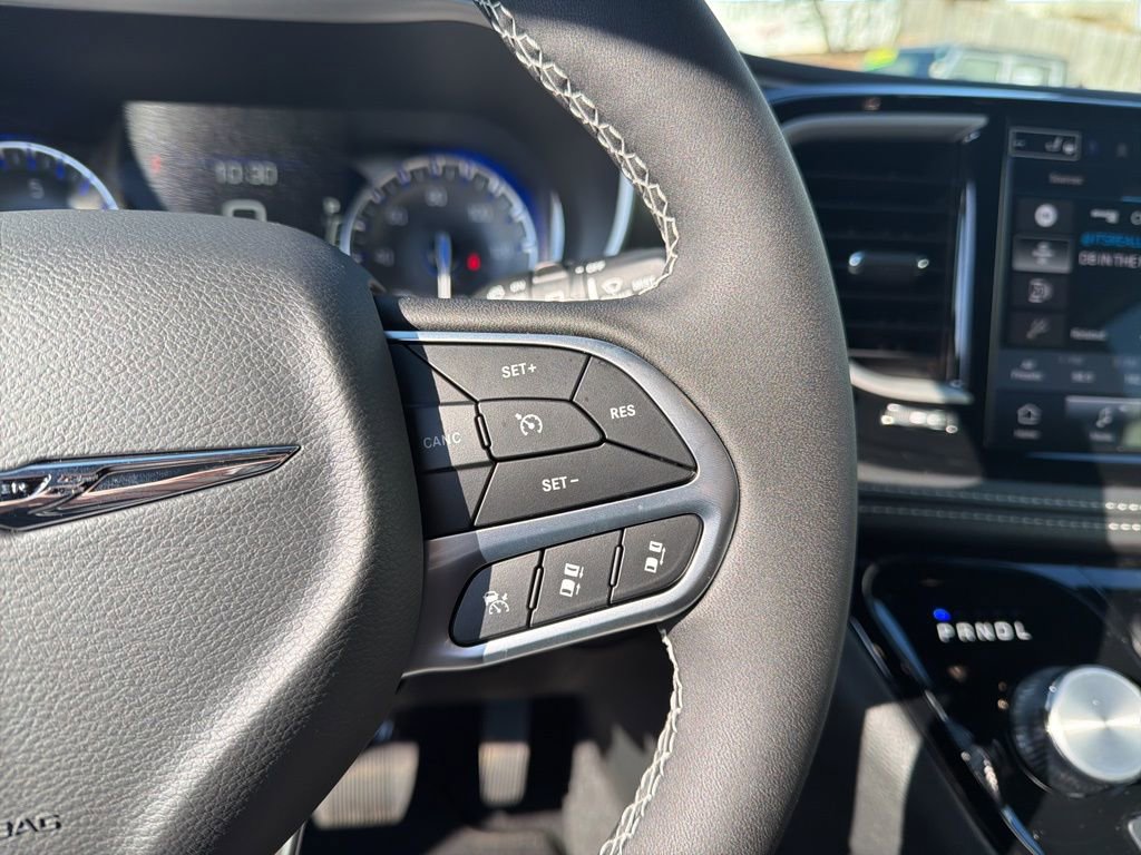 New 2026 Chrysler Pacifica Select FWD image 35