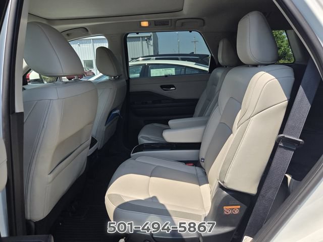 Used 2024 Nissan Pathfinder SL w/ SL Premium Package FWD image 11