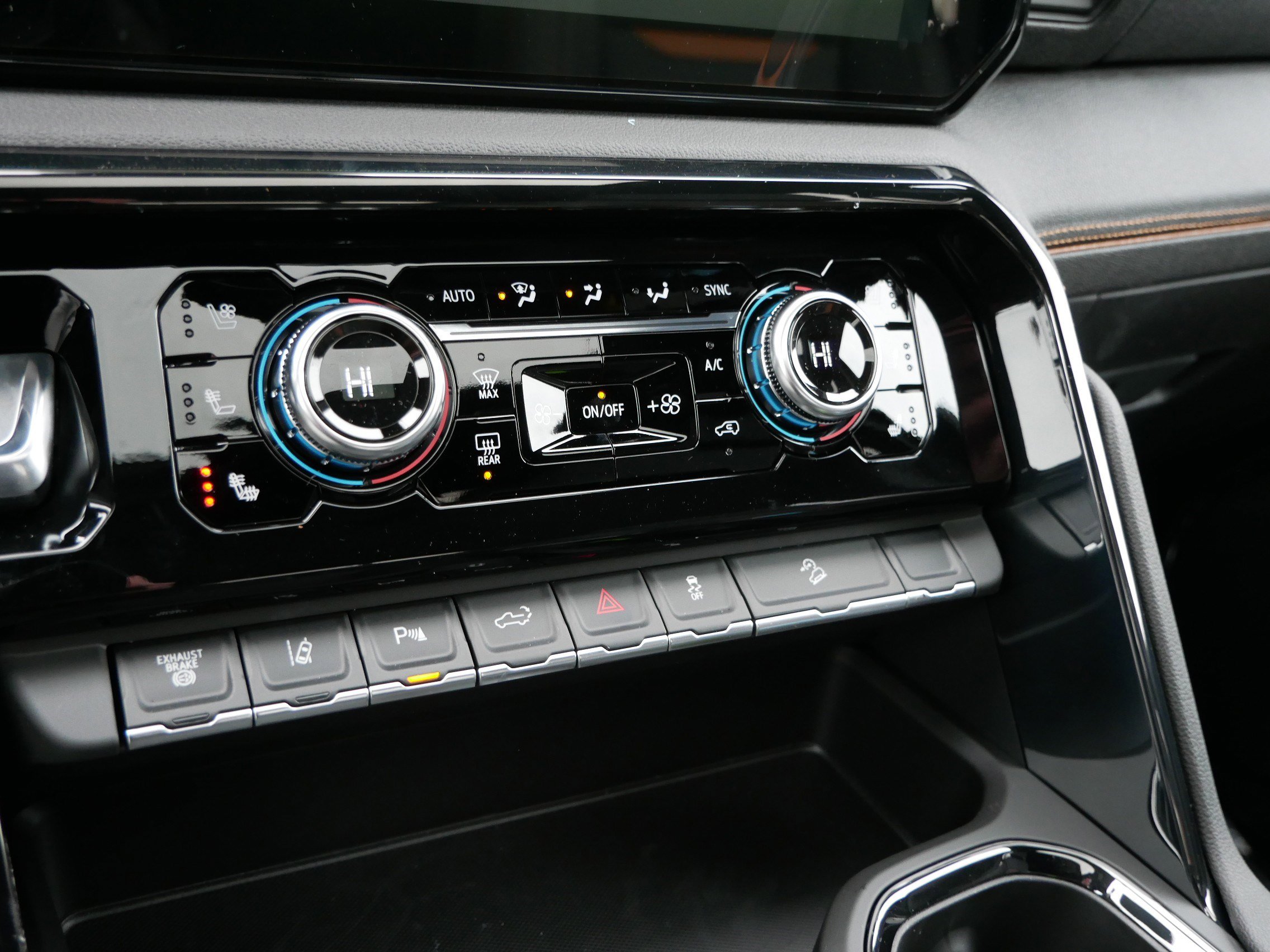 New 2026 GMC Sierra 2500 AT4 w/ AT4 Premium Plus Package image 18