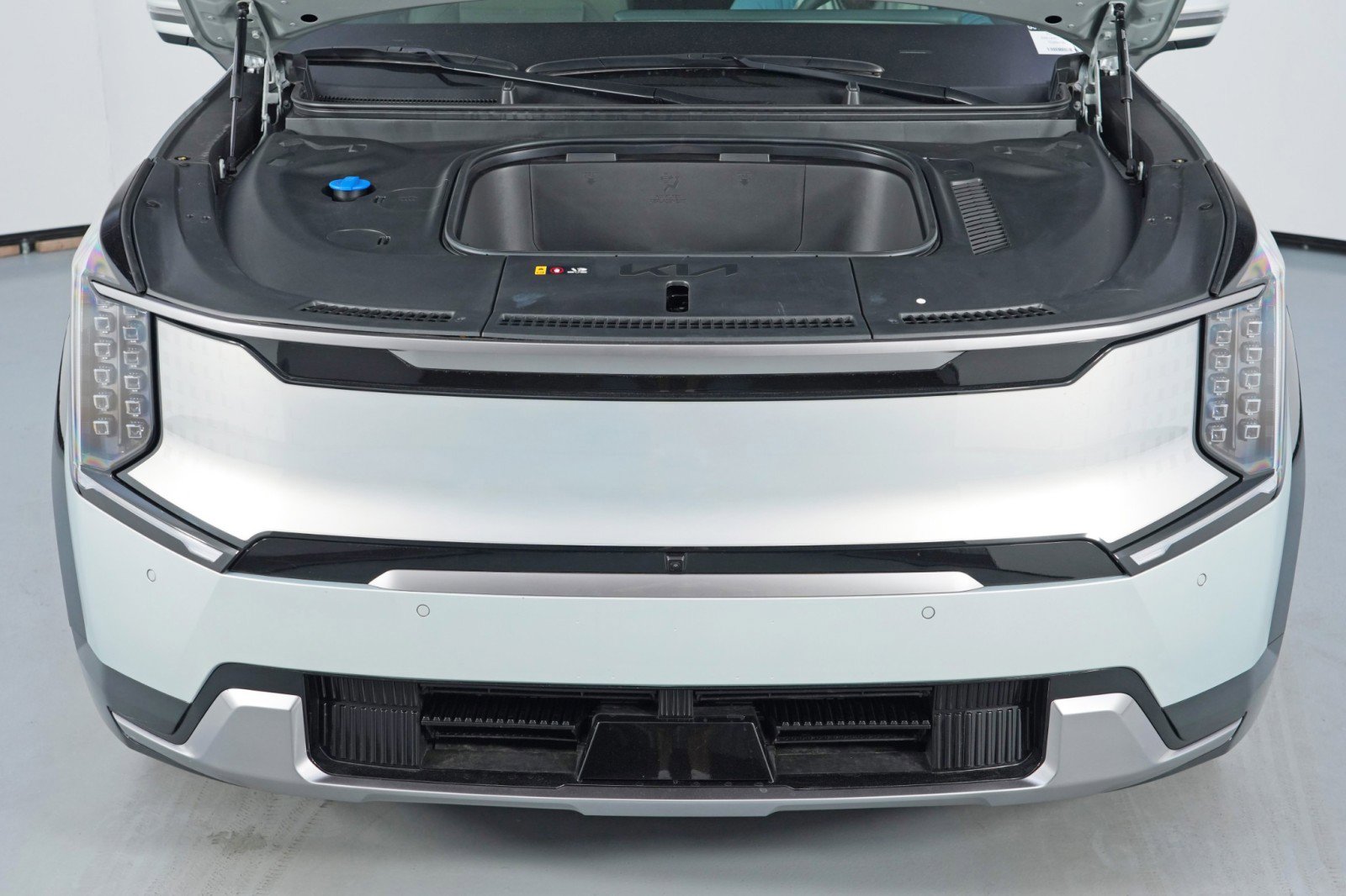 Used 2026 Kia EV9 Land image 8