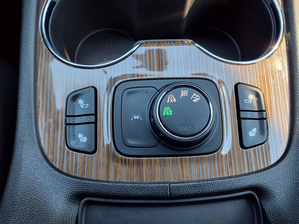 Used 2023 GMC Acadia SLE w/ Driver Convenience Package image 11