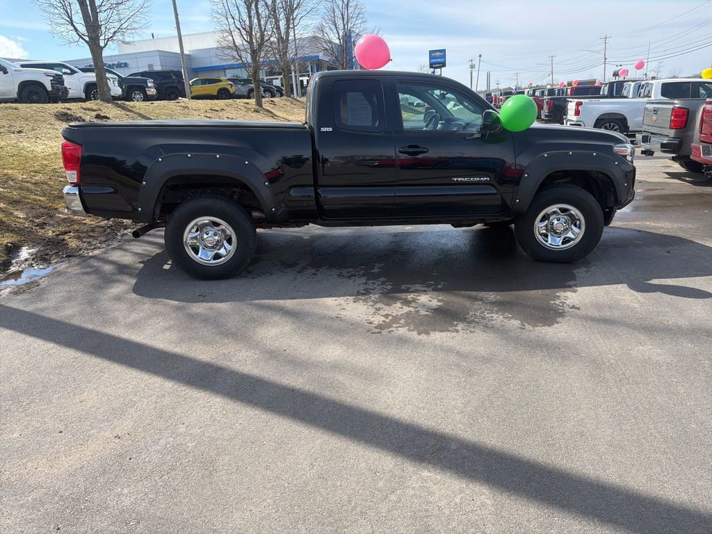 Used 2016 Toyota Tacoma SR5 w/ Towing Package image 19