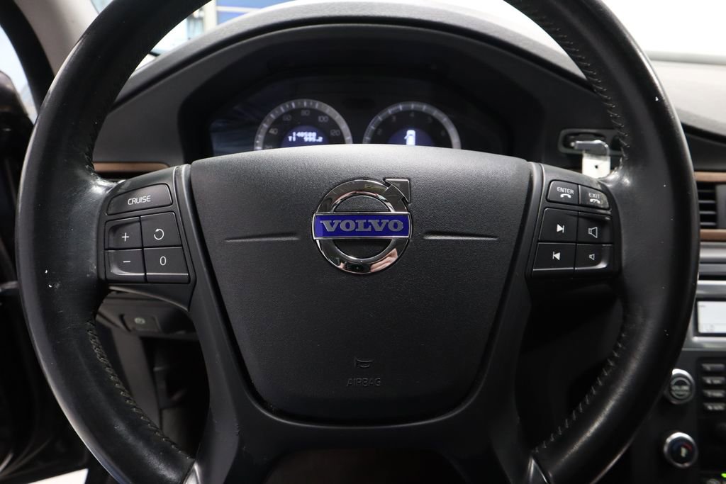 Used 2010 Volvo XC70 3.2 image 29