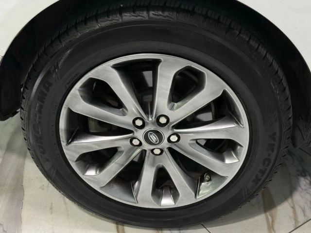 Used 2016 Land Rover Range Rover image 31