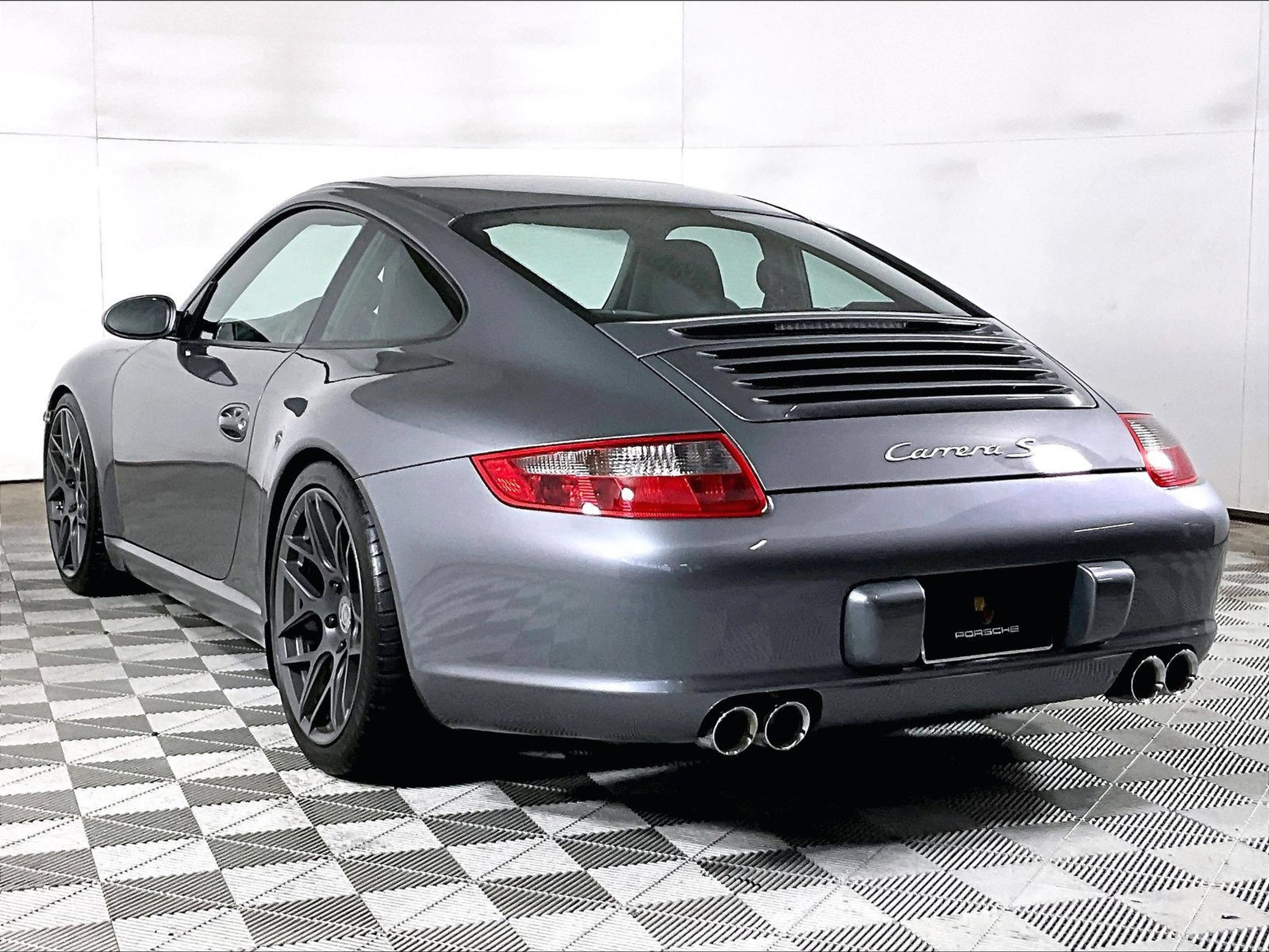 Used 2005 Porsche 911 Carrera S RWD image 3