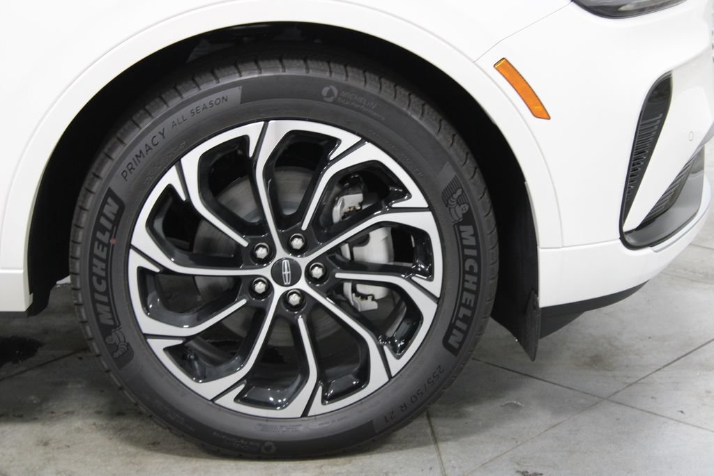 New 2026 Lincoln Nautilus Reserve AWD/4WD image 11