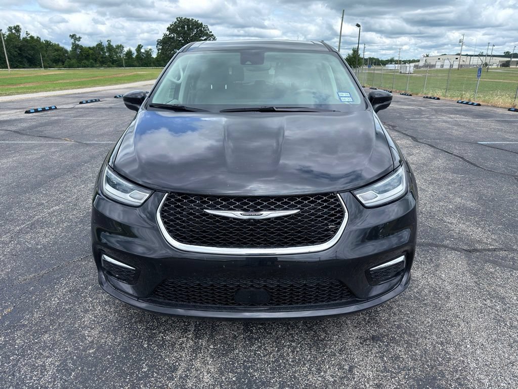 Used 2023 Chrysler Pacifica Touring-L FWD image 21