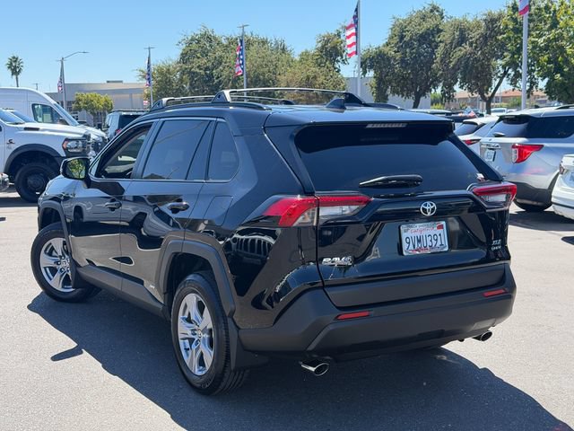 Used 2025 Toyota RAV4 XLE AWD/4WD image 9