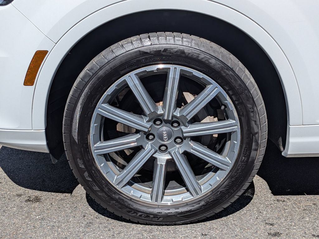 Used 2018 Audi Q7 3.0T Premium Plus w/ Premium Plus Package AWD/4WD image 10