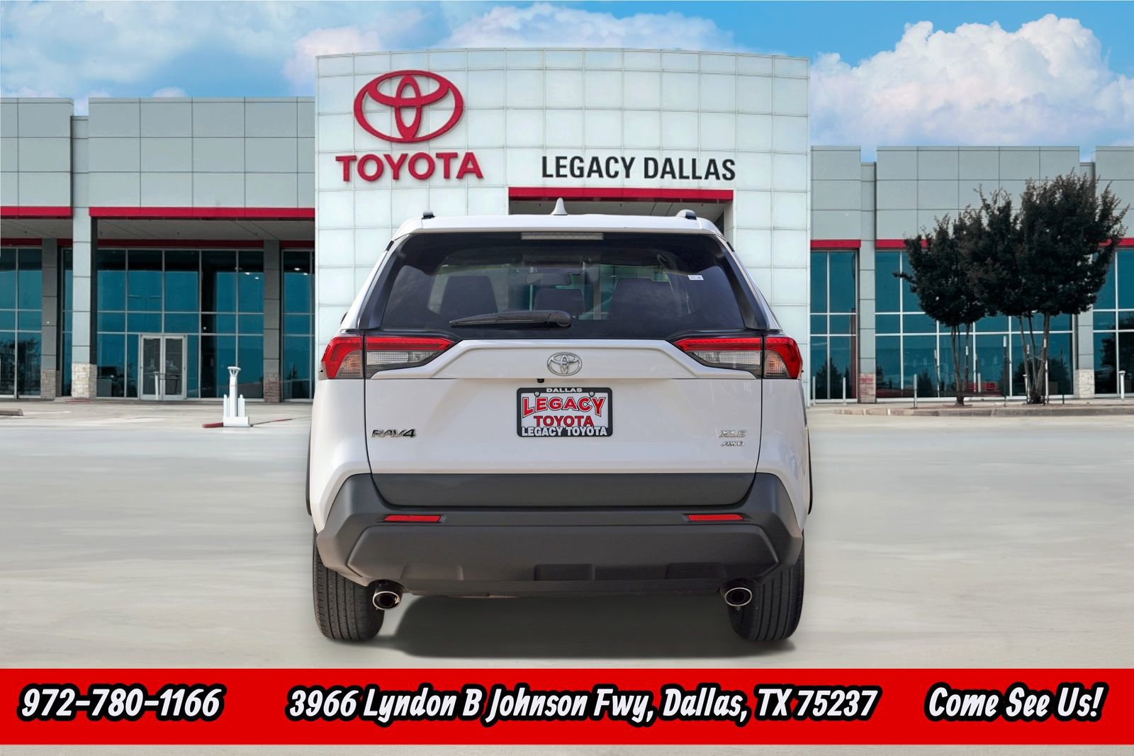Used 2024 Toyota RAV4 XLE w/ Weather Package image 9