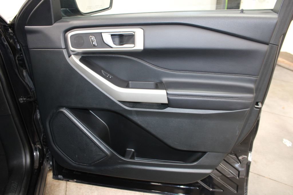 Used 2023 Ford Explorer XLT w/ Equipment Group 202A image 27