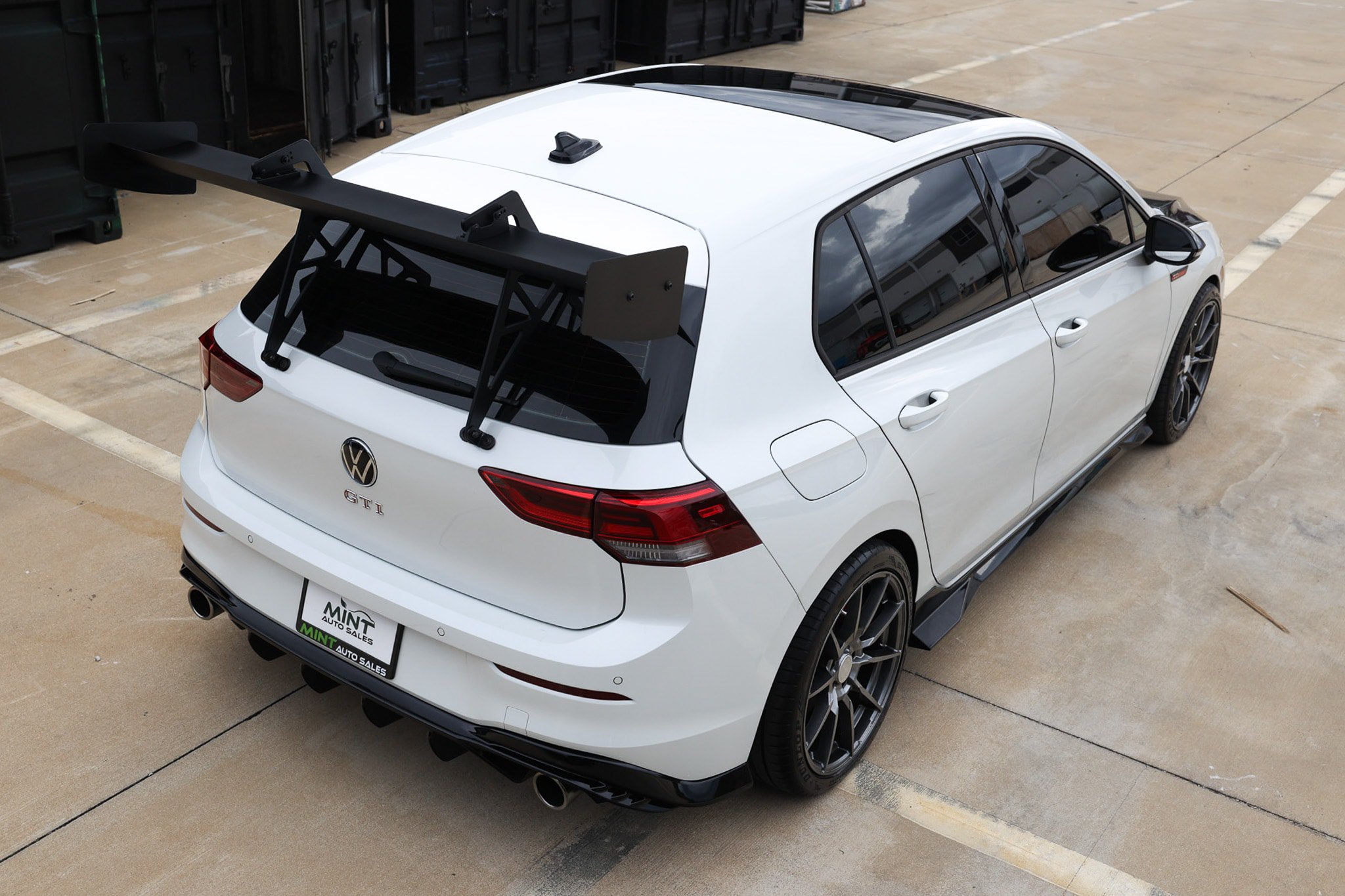 Used 2024 Volkswagen GTI SE FWD image 15