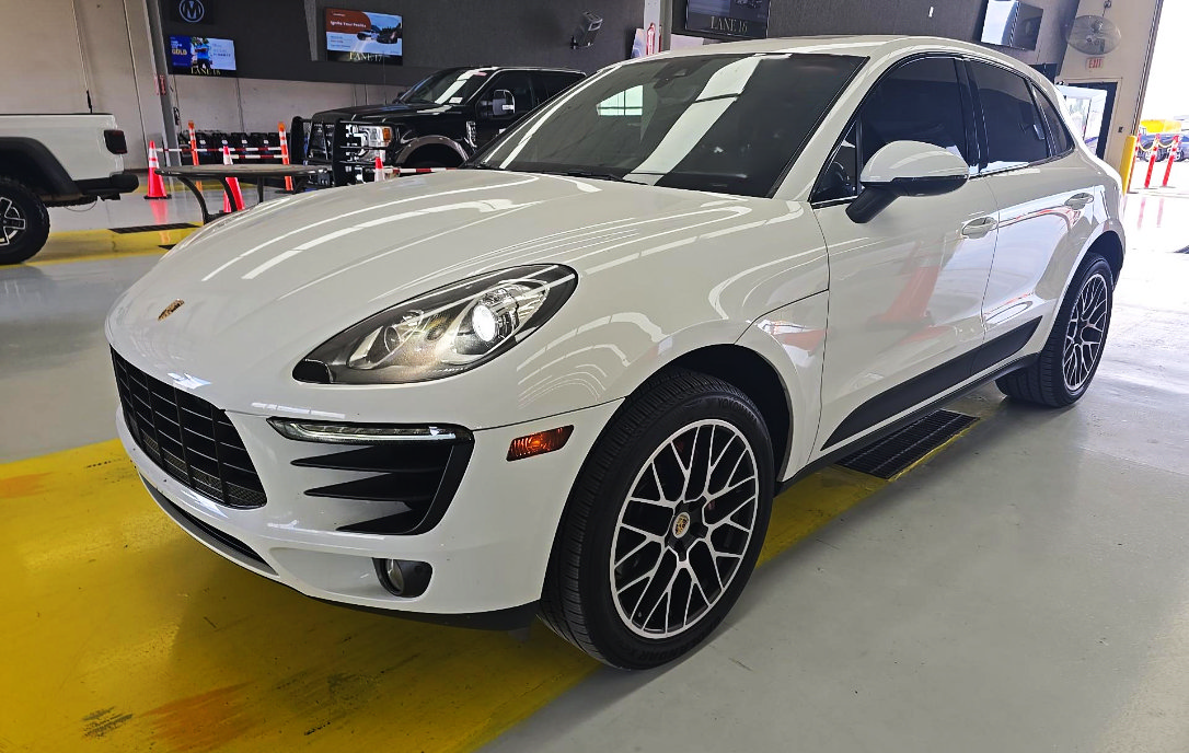 Used 2017 Porsche Macan S AWD/4WD image 3