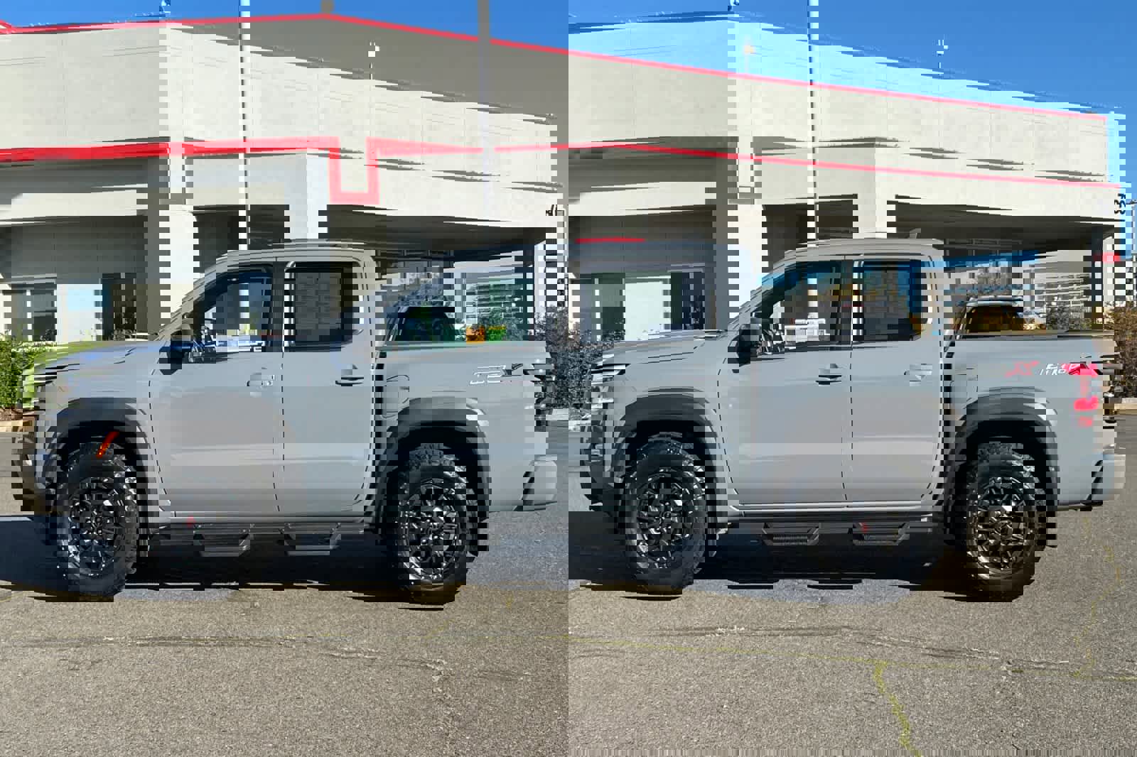 Used 2022 Nissan Frontier Pro-X w/ Pro-X Premium Package image 9