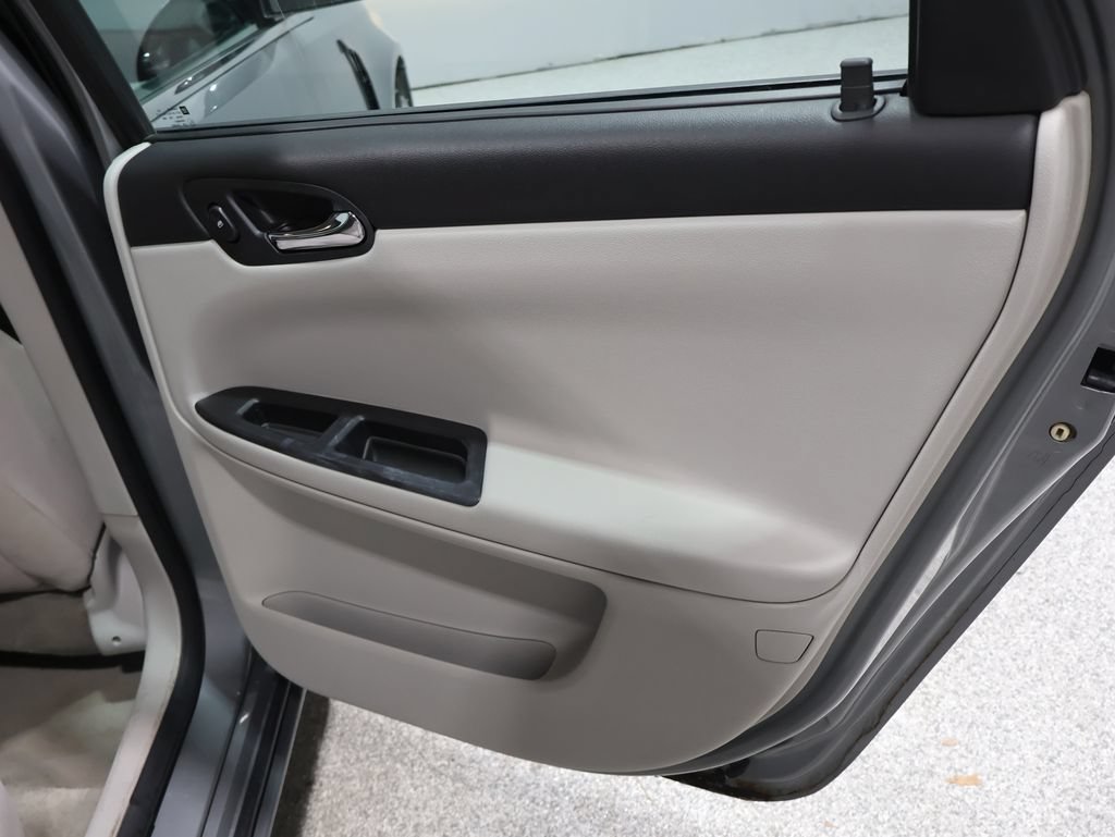 Used 2007 Chevrolet Impala LT FWD image 23