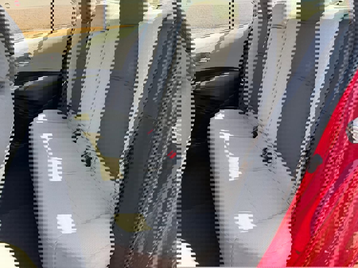 Used 2021 Toyota Corolla LE image 18