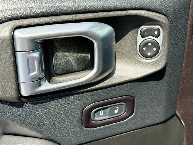 Used 2019 Jeep Wrangler Unlimited Rubicon AWD/4WD image 18