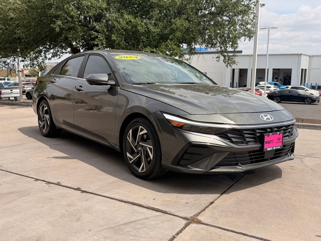 Used 2024 Hyundai Elantra Limited FWD image 3