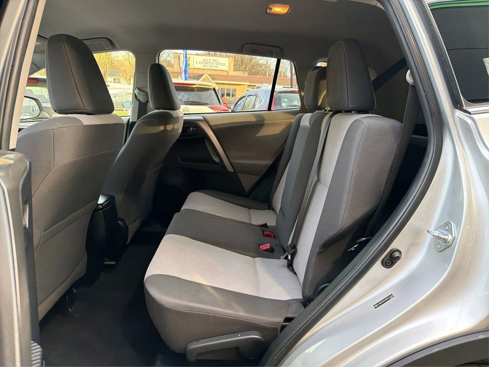 Used 2013 Toyota RAV4 LE image 10