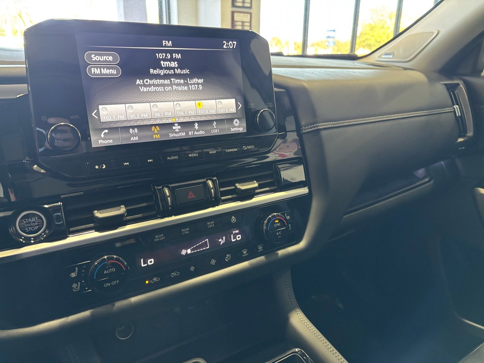 Used 2024 Nissan Pathfinder Platinum w/ Cargo Package image 49