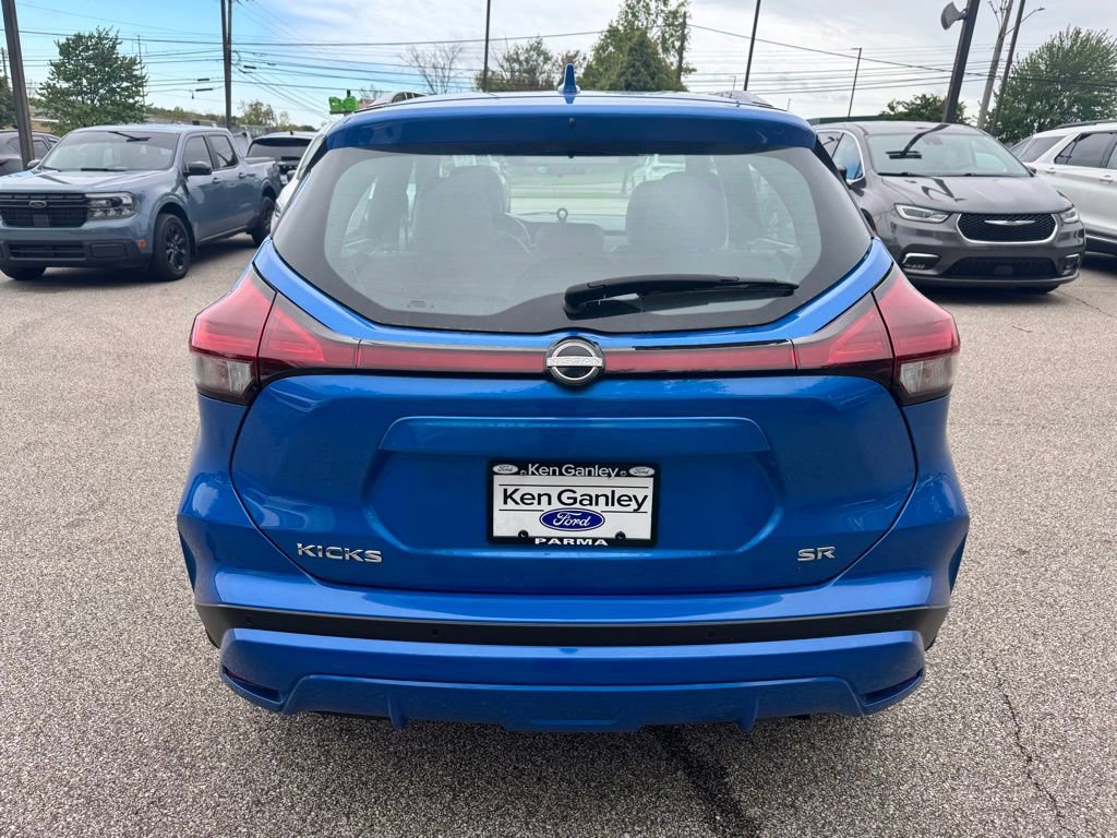 Used 2023 Nissan Kicks SR w/ SR Premium Package FWD image 4