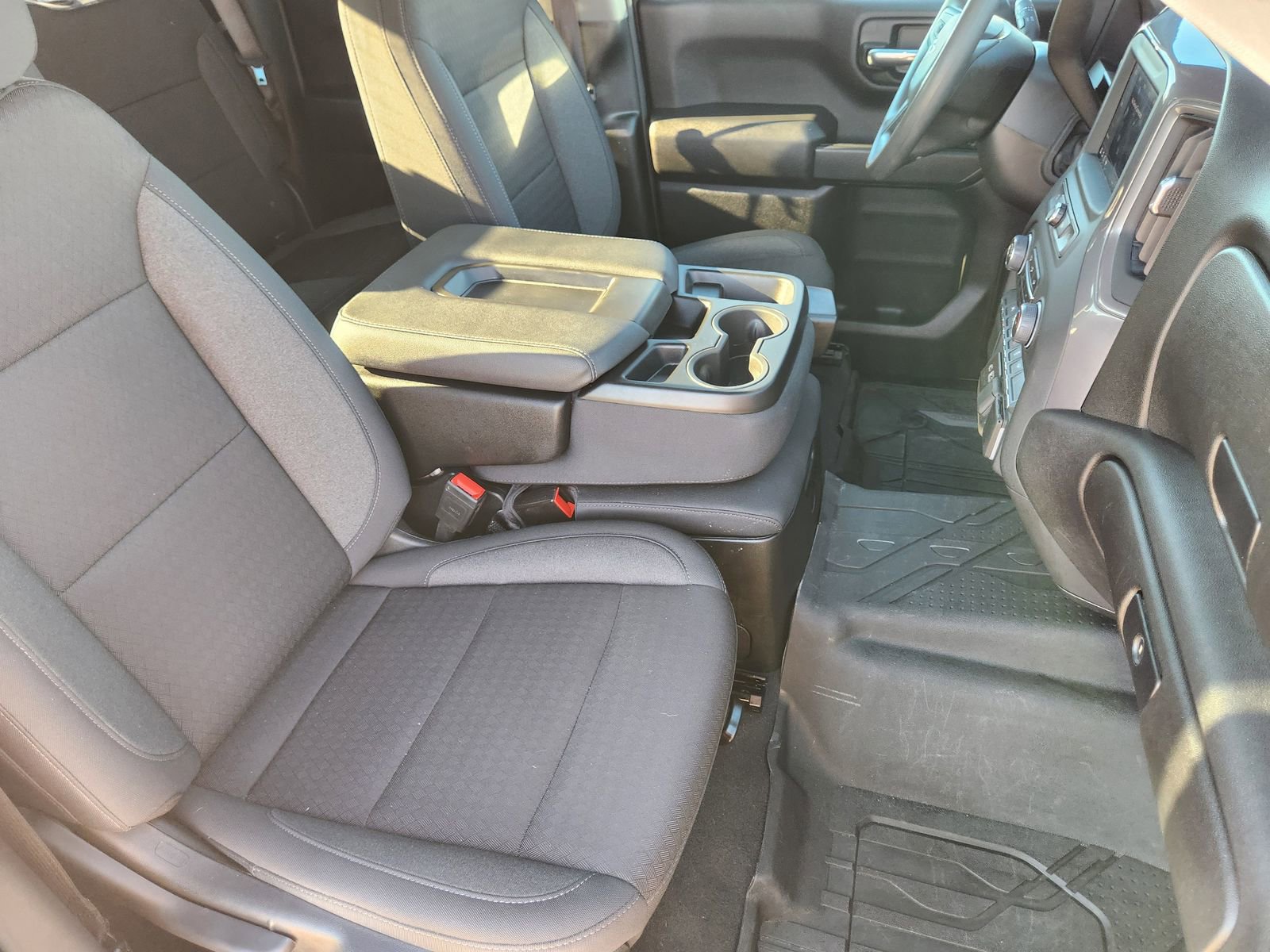 Used 2024 Chevrolet Silverado 1500 Custom w/ Dark Appearance Package image 15