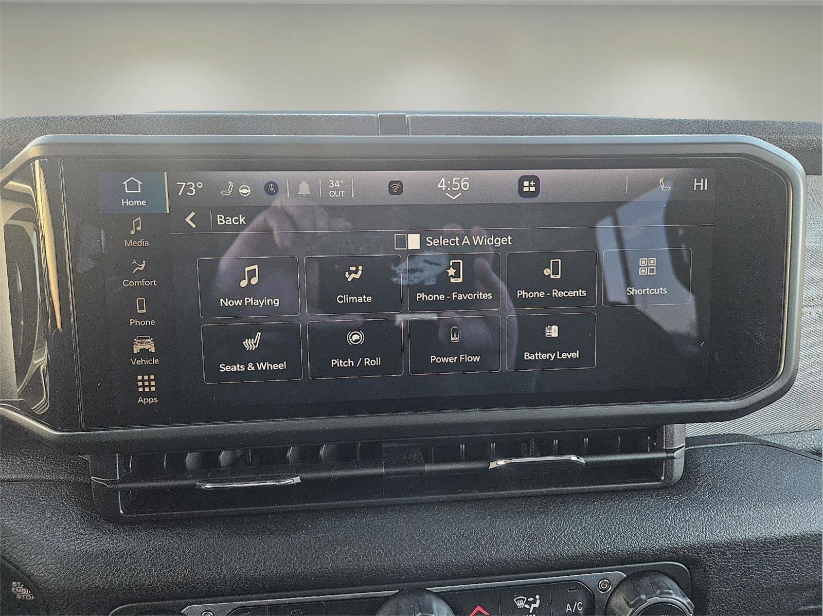 Used 2025 Jeep Wrangler Willys image 26