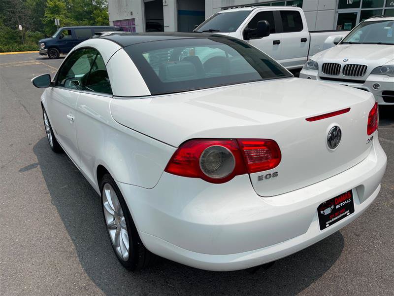 Used 2011 Volkswagen Eos Lux FWD image 14