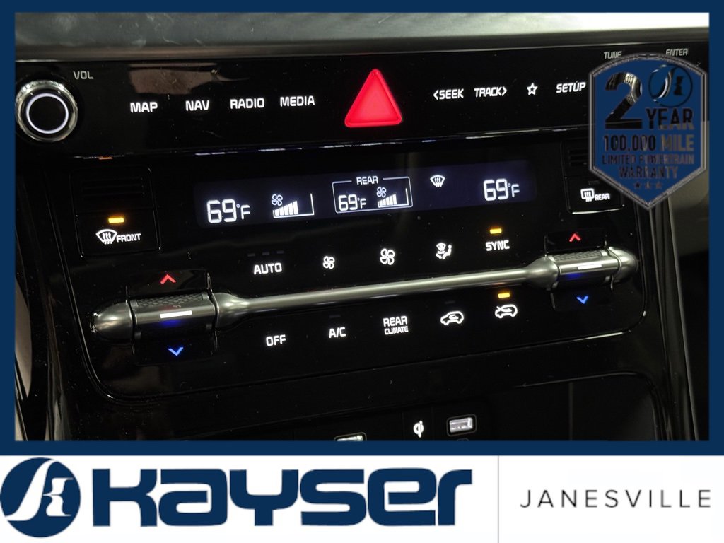 Used 2024 Kia Carnival SX Prestige image 19