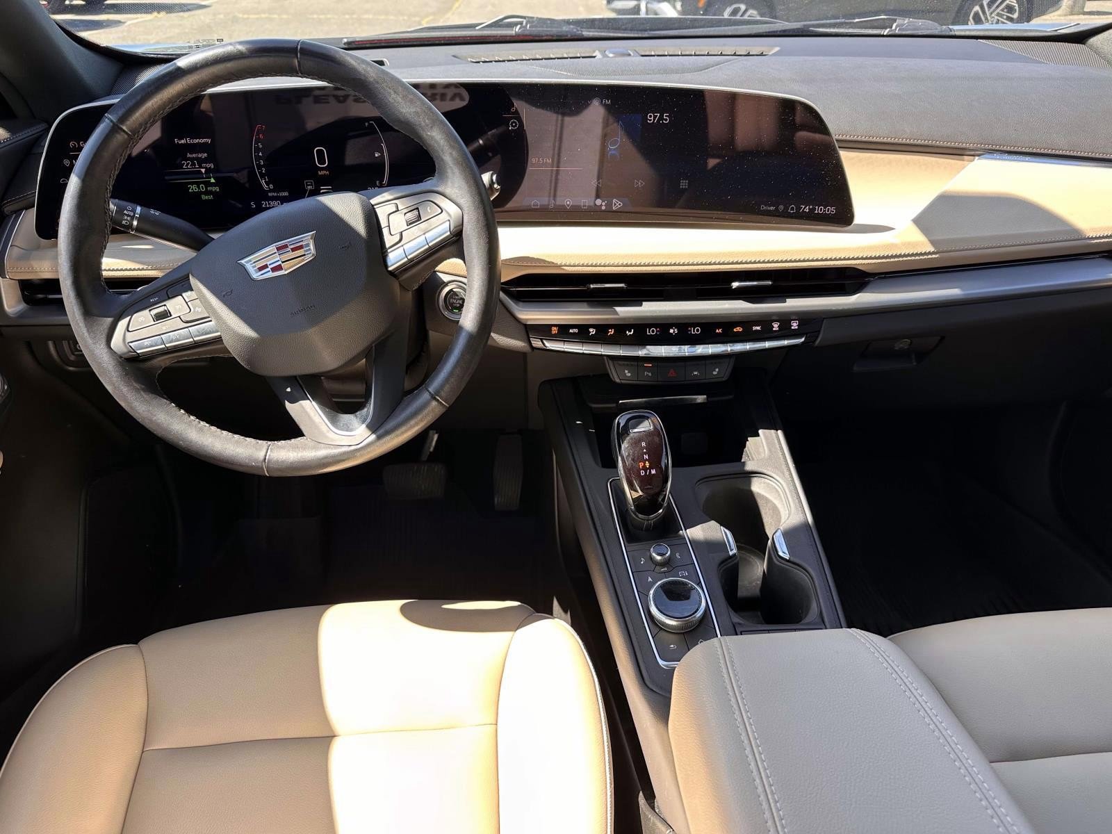 Used 2024 Cadillac XT4 Luxury w/ Cold Weather Package FWD image 15