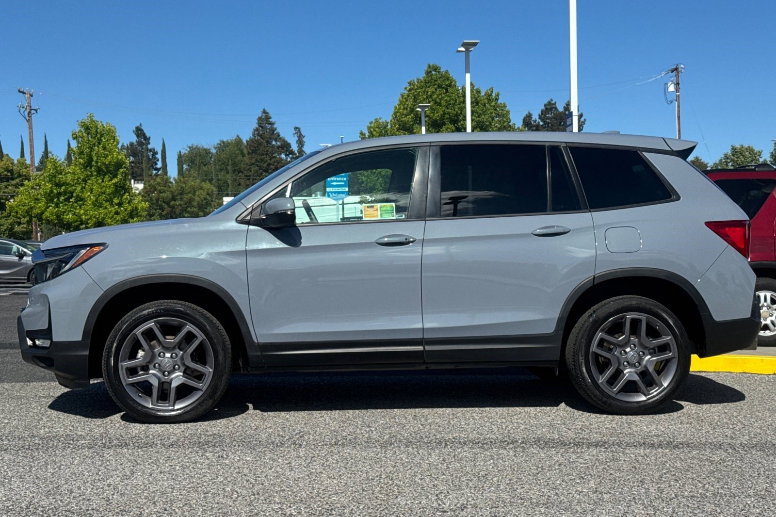 Used 2023 Honda Passport EX-L image 2