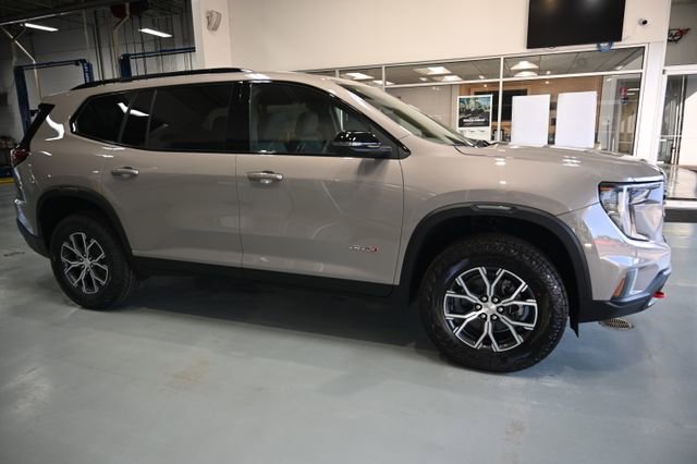 New 2026 GMC Acadia AT4 w/ Luxury Package AWD/4WD image 4