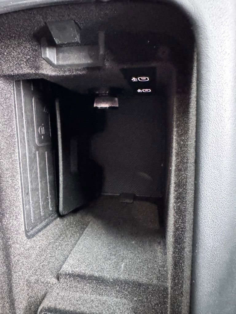 Used 2023 Audi RS e-tron GT w/ Carbon Performance Package image 61