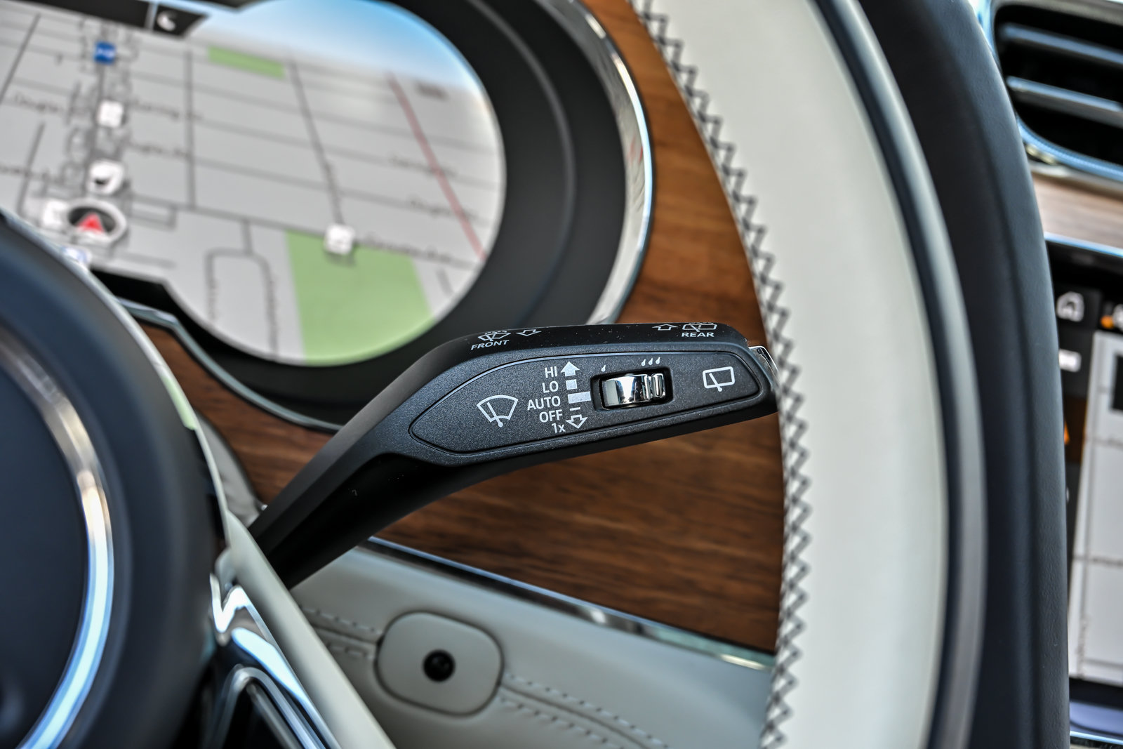 Certified 2023 Bentley Bentayga AWD/4WD image 34