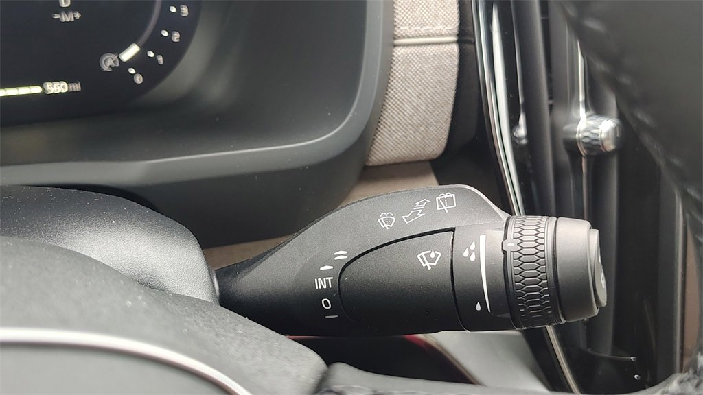 New 2026 Volvo XC90 B6 Plus image 17